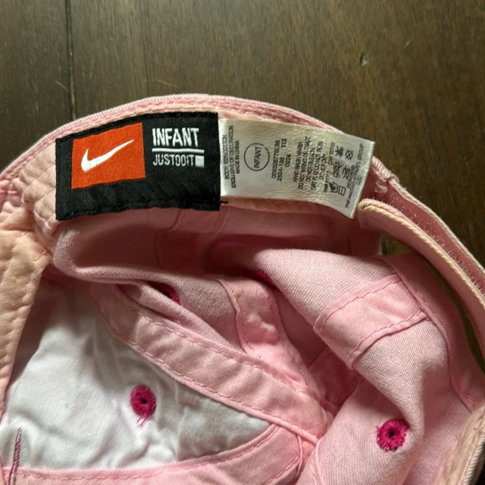 Nike adjustable pink cap